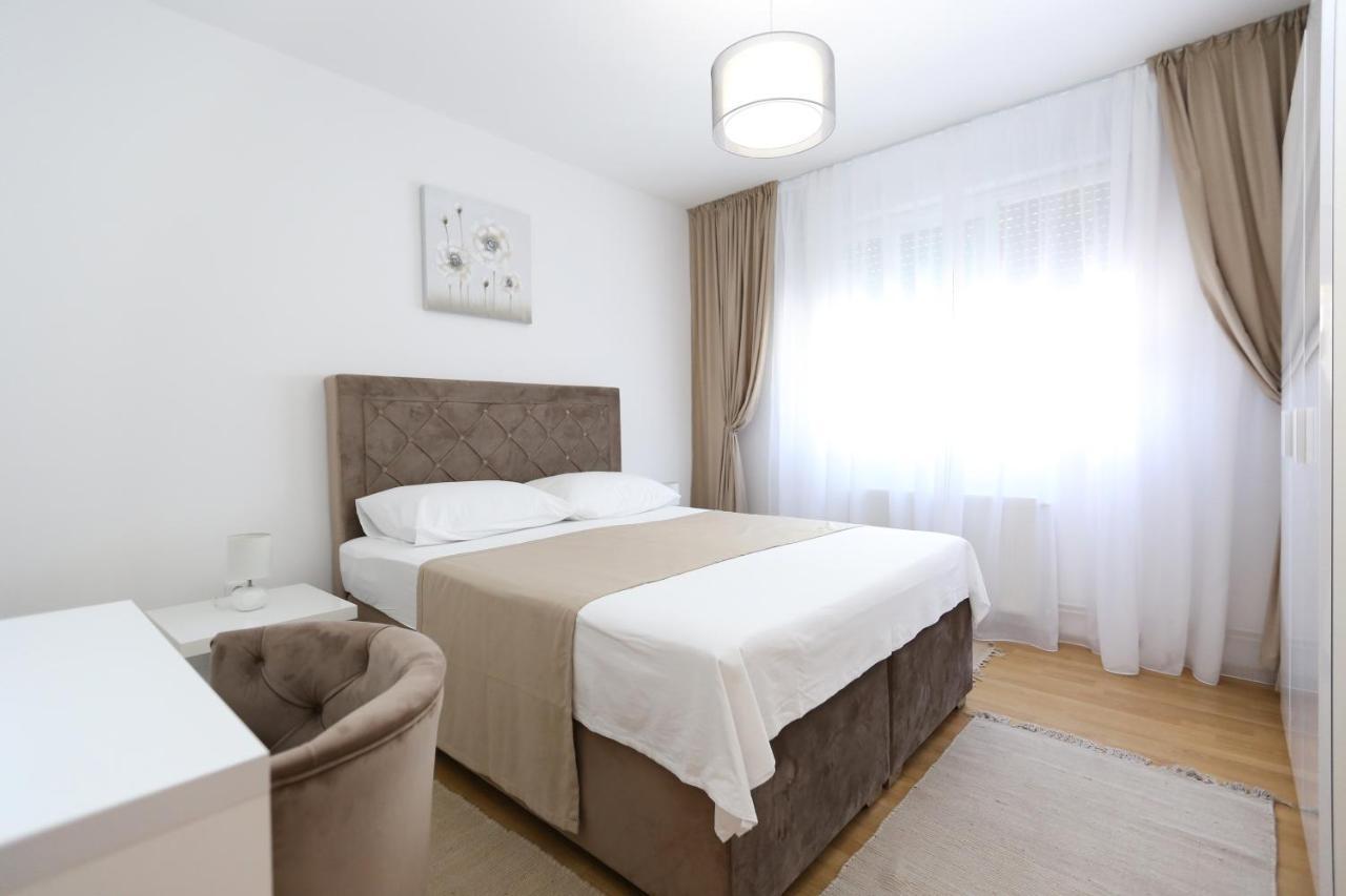 Apartmani Guto Podstrana Buitenkant foto