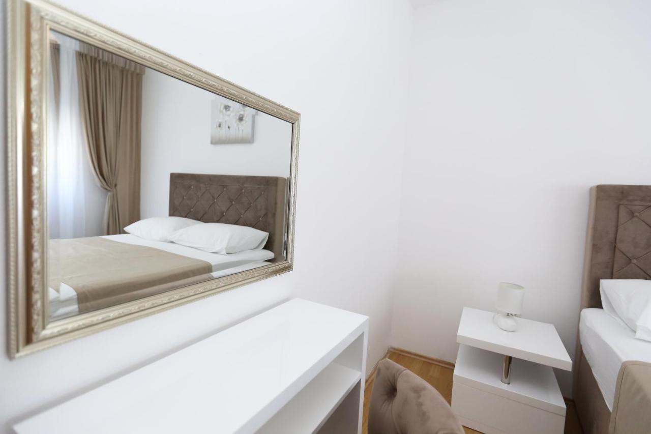 Apartmani Guto Podstrana Buitenkant foto