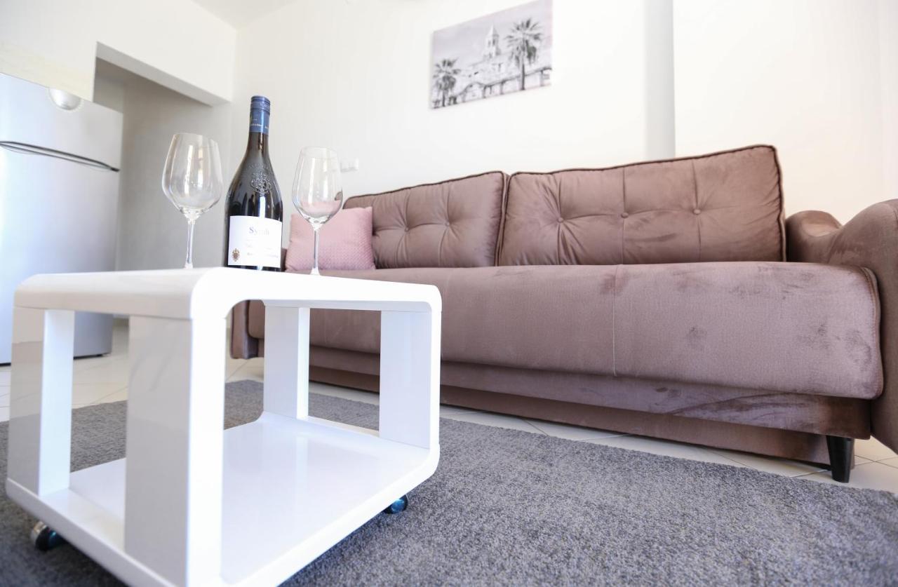 Apartmani Guto Podstrana Buitenkant foto