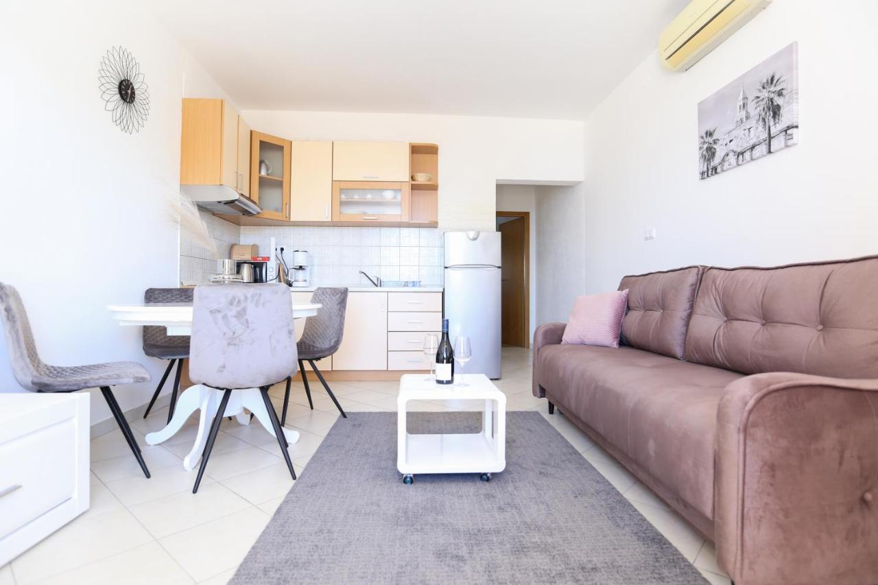 Apartmani Guto Podstrana Buitenkant foto