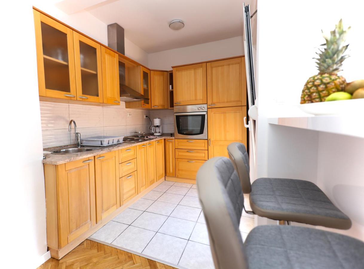 Apartmani Guto Podstrana Buitenkant foto
