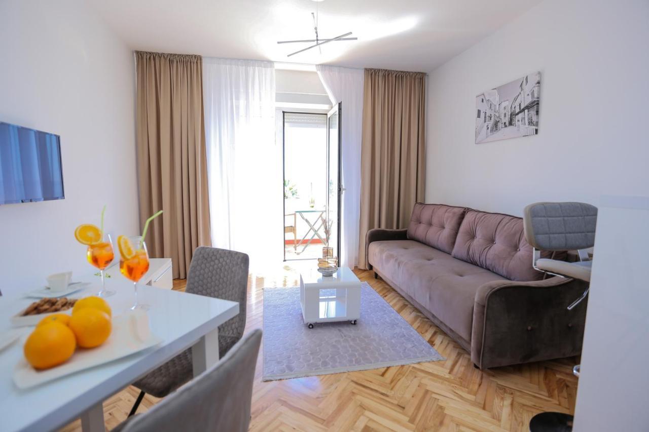 Apartmani Guto Podstrana Buitenkant foto