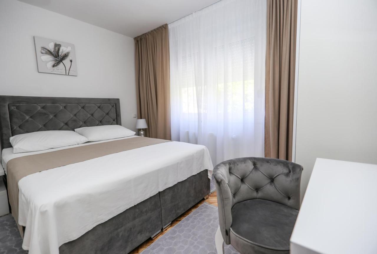 Apartmani Guto Podstrana Buitenkant foto