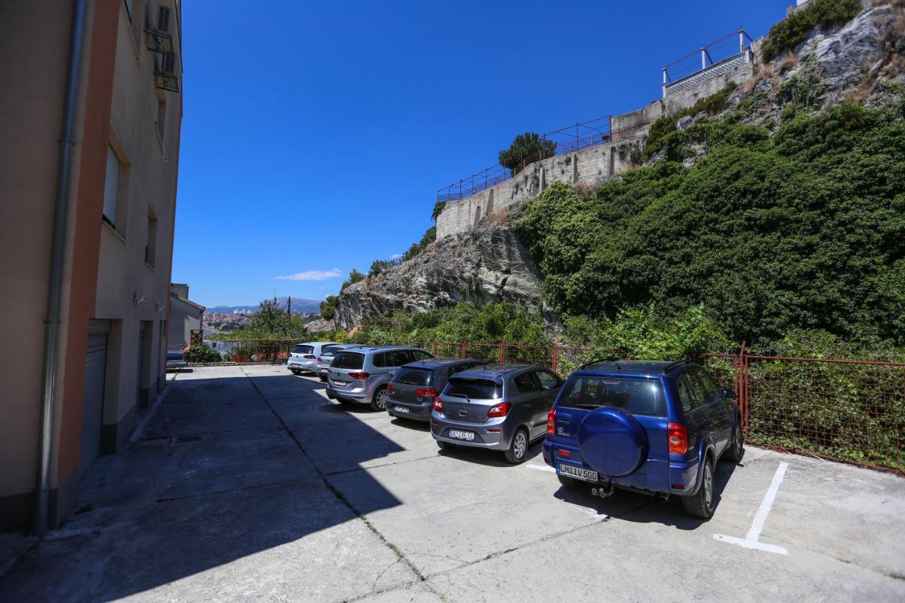 Apartmani Guto Podstrana Buitenkant foto