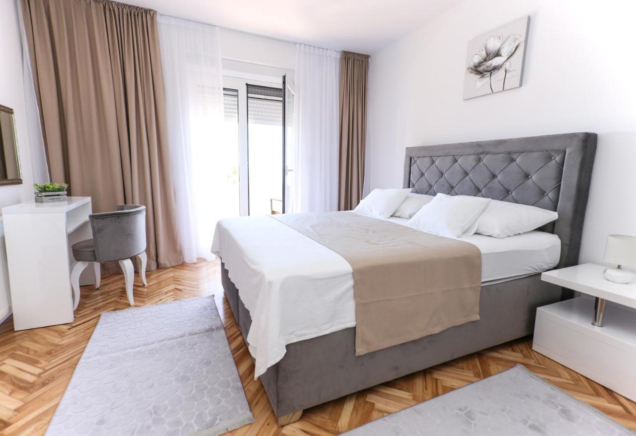 Apartmani Guto Podstrana Buitenkant foto