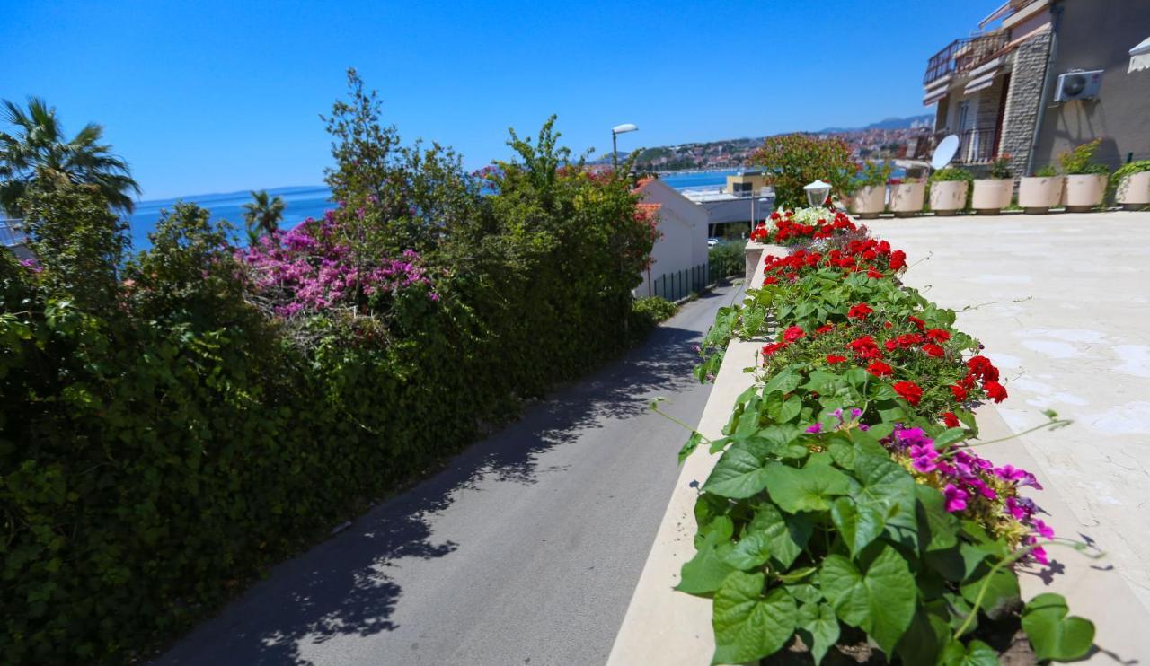 Apartmani Guto Podstrana Buitenkant foto