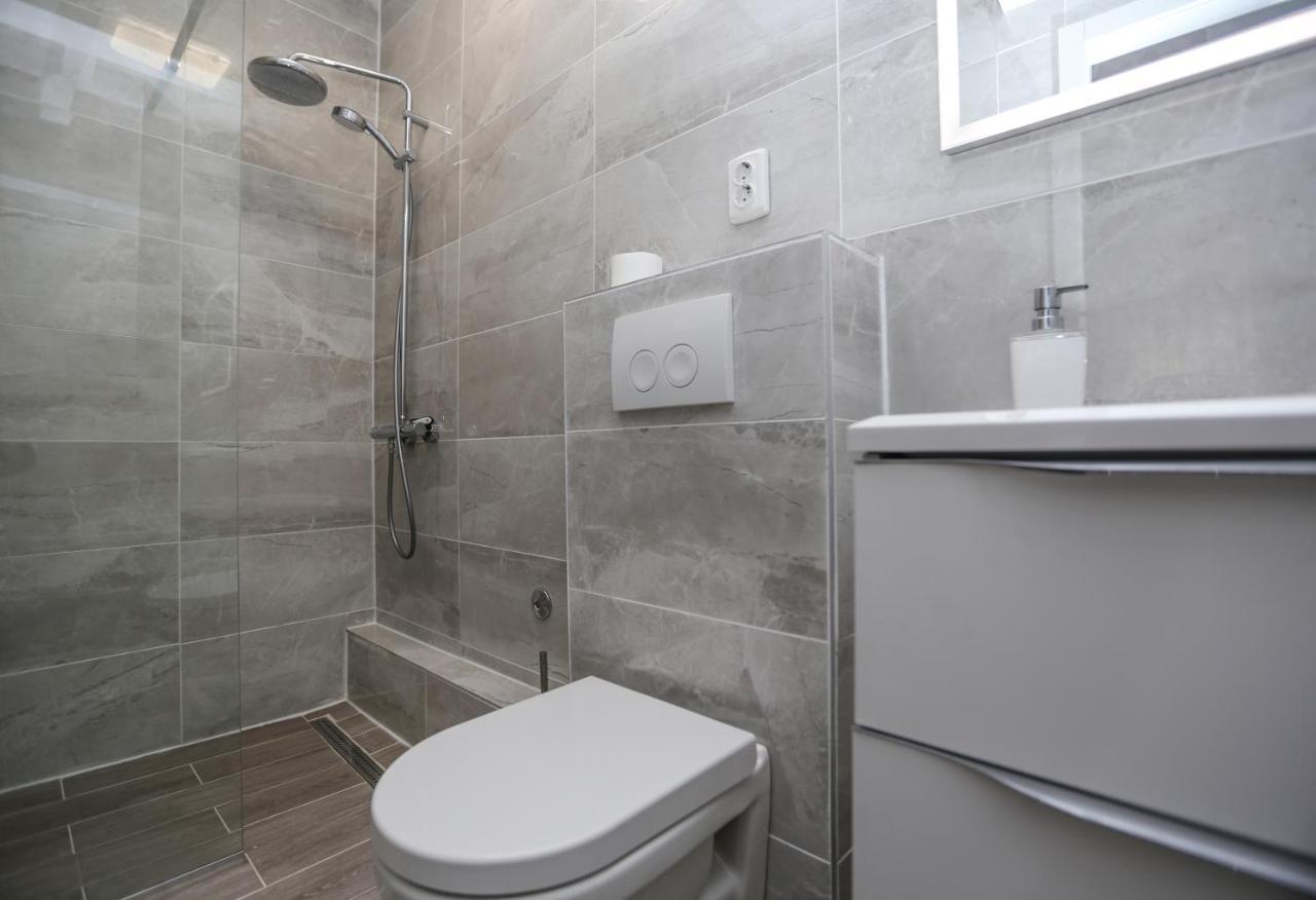 Apartmani Guto Podstrana Buitenkant foto